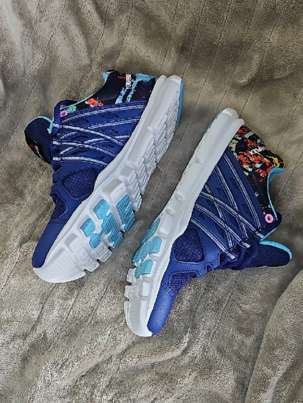 Reebok Women's Size 6 Navy Blue Sneakers with Teal and Multicolor Print - Picture 4 of 13